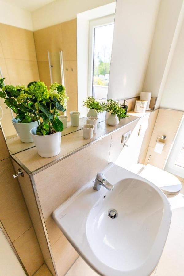 Hangar 19 Luxusapartment Mit Sauna, Kamin Und Seeblick H4W3 Schwerin  Exteriör bild