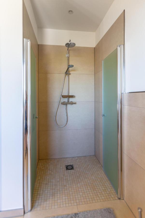 Hangar 19 Luxusapartment Mit Sauna, Kamin Und Seeblick H4W3 Schwerin  Exteriör bild