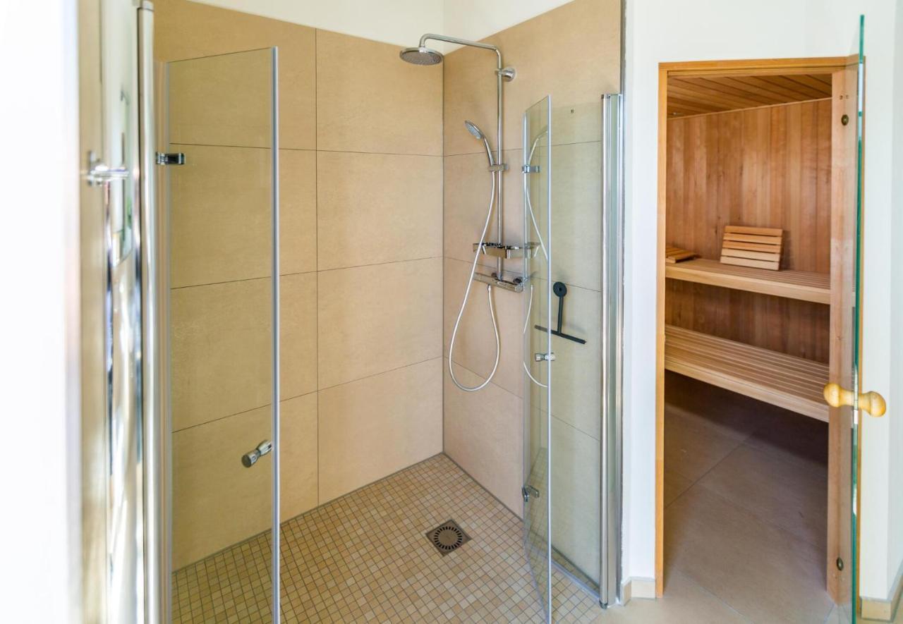 Hangar 19 Luxusapartment Mit Sauna, Kamin Und Seeblick H4W3 Schwerin  Exteriör bild